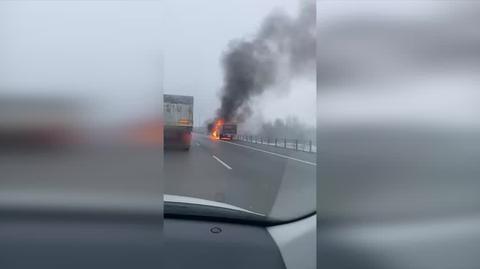 Pożar pojazdu typu bus na autostradzie A1