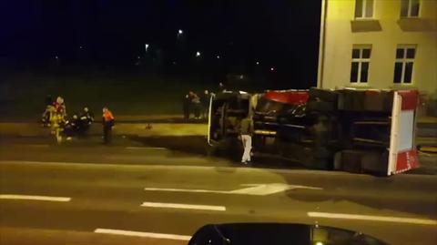 Wypadek drogowy - Slupsk, straz pozarna vs samochod osobowy