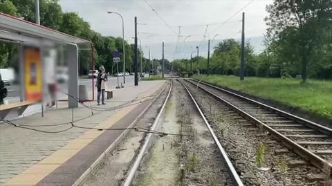 Samochód zerwał przewody trakcyjne w Warszawie