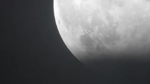 Częściowe zaćmienie Księżyca 28.10.2023 , warunki ciężkie każda ,,dziura'' w chmurach wykorzystana