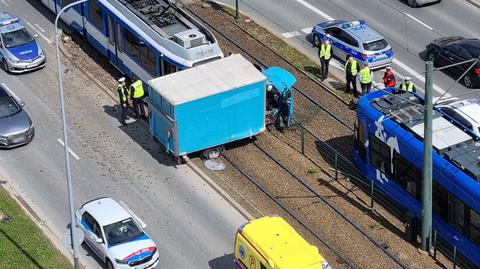 Zderzenie pojazdu dostawczego z tramwajem w Krakowie 