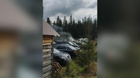 Samochód płonął na parkingu przed Doliną Chochołowską