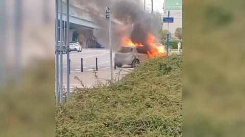 Pożar auta w Warszawie 