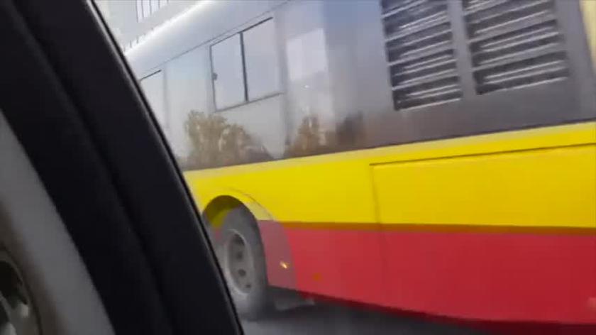 Wypadek samochodu osobowego z autobusem na Mokotowie
