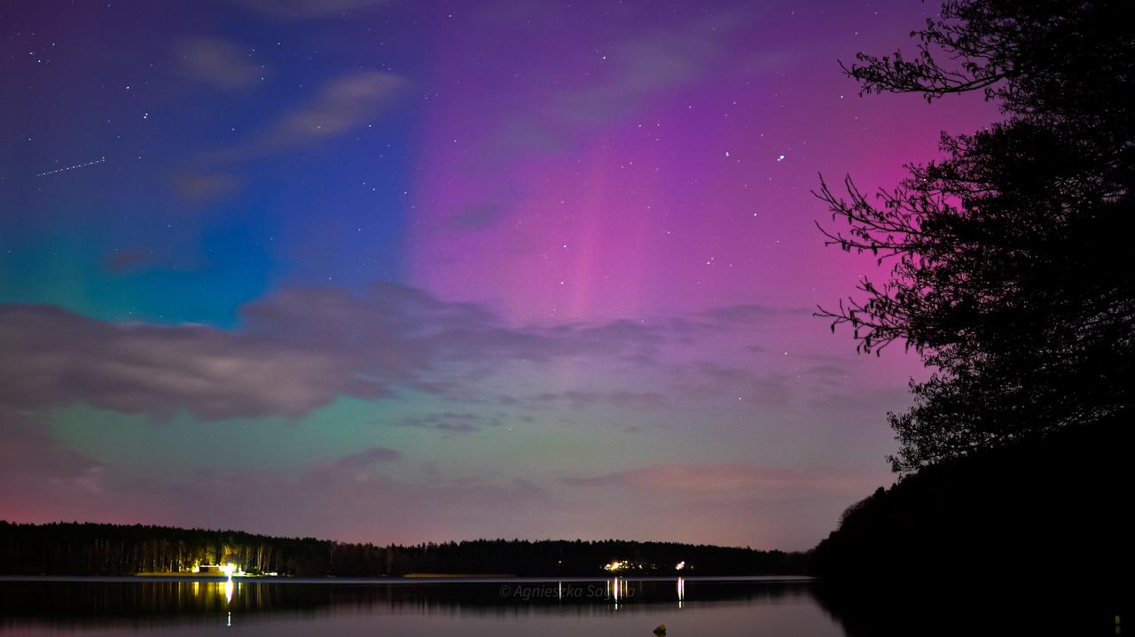 Aurora borealis over Poland 24/03/24.  It may reappear that night