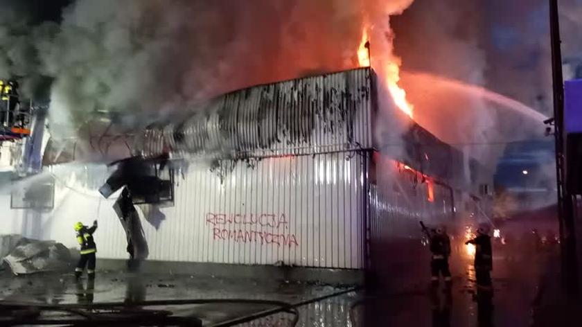 Płonie centrum handlowe w Ozorkowie