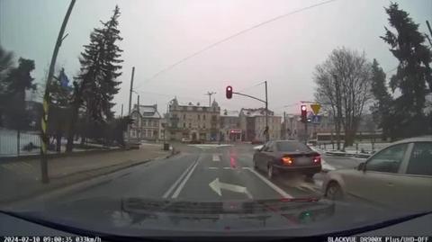 Niebezpieczna sytuacja na skrzyżowaniu w Gdańsku (Oliwa)