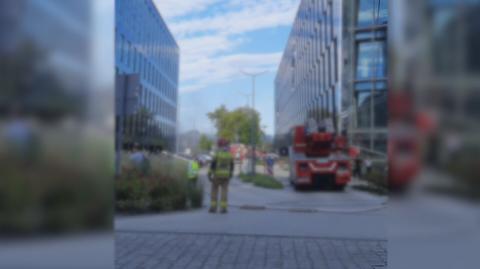Pożar auta w biurowcu, Kraków