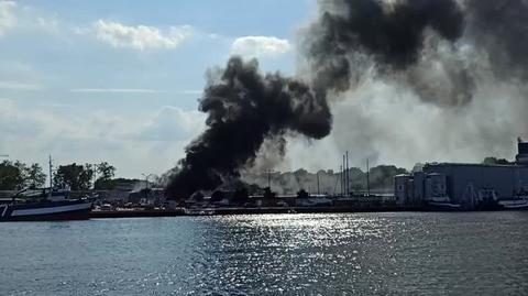 Pożar hali z chemikaliami w kołobrzeskim porcie