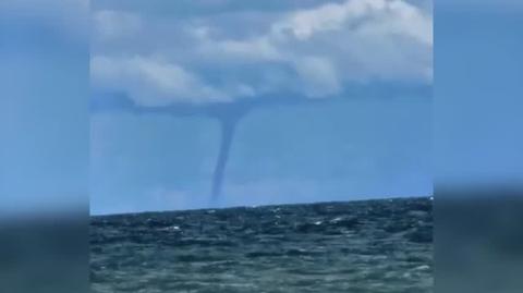 Trąba widziana z plaży w Jastarni