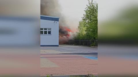 Pożar hali z meblami w Toruniu