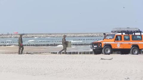 Działania służb na plaży w Ustce